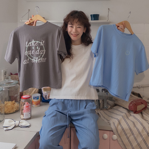 Smile Day Yalform Printing Semi-Crop Short T-shirts [size: F (55~55.5)]