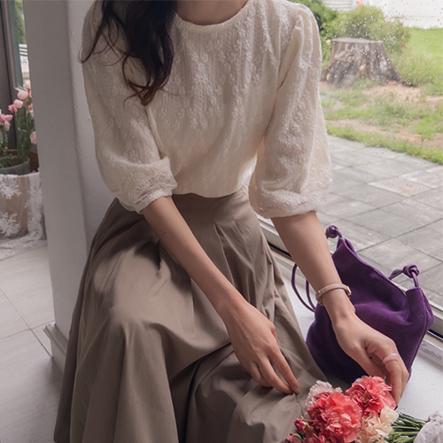 [LABEL] Leona Flower Embroidery Sleeve End See-through Look 3/4 Sleeve T-shirt [size: F, 1]