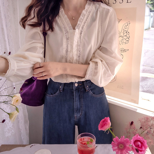 [LABEL] Paulus Sharing Collar Autumn Lace Lovely Blouse [size: F(55~66)]