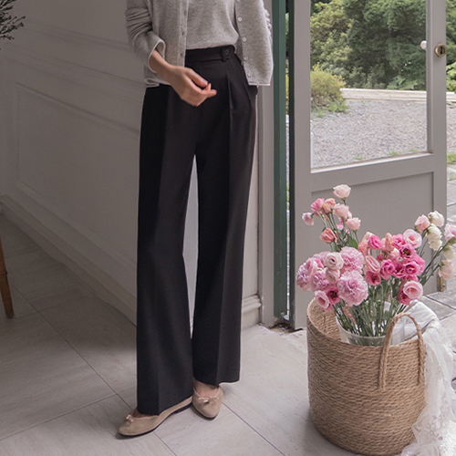 Taine Chalang Bijo One-Tuck Slacks <FONT color=#d8a4a4>[Scratch Sale]</font>