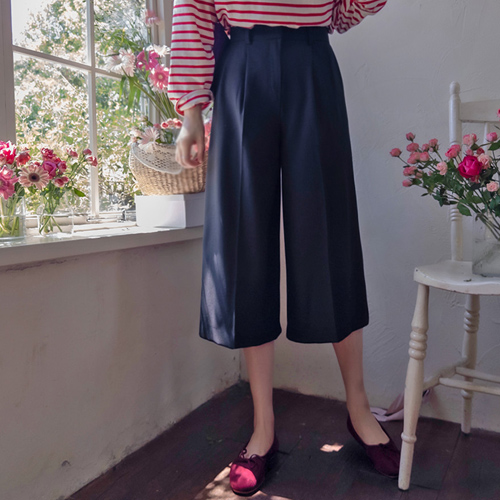 [New Arrival Special 6,000 Won Discount] <FONT color=#5a3954>MADE LIN</font> Underble Pintuck Wide Kyurot Pants [size:S,M,L]