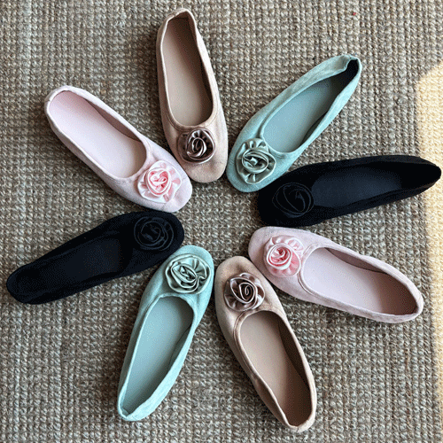 Sugar Milk Rose Corsage Suede Flat Shoes