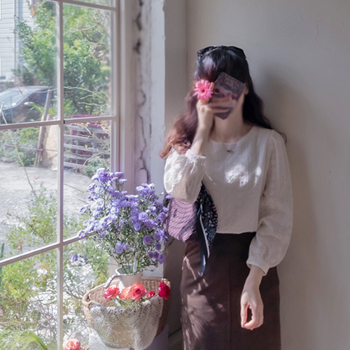 [LABEL] Rodnia lovely floral embroidery loose fit blouse [size: F, 1]