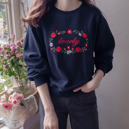 [Best Special Price 5,000 Won Discount] <FONT color=#5a3954>MADE LIN</font> Eloi Flower Embroidery Man to Man [size: F (55~66)]