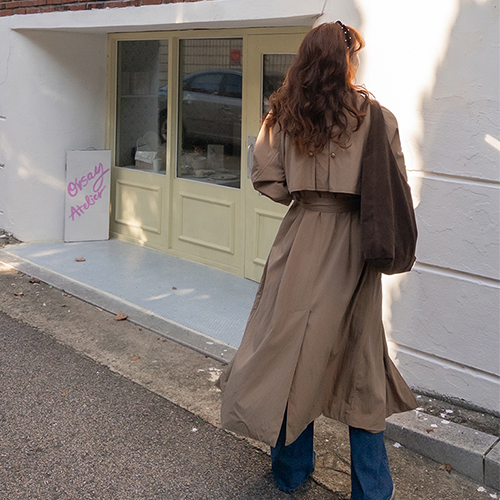 [Best Special Price 20,000 Won Discount] <FONT color=#5a3954>MADE LIN</font> Moer Gold Button Moist and Rustling Trench Coat [size: F (55~77)]