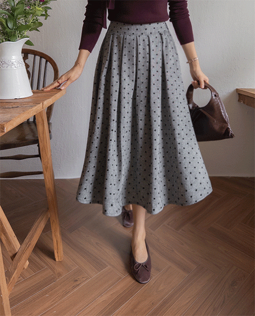 Eloni lower body cover dot pattern back banding flare rong skirt [size: F (55-66)]