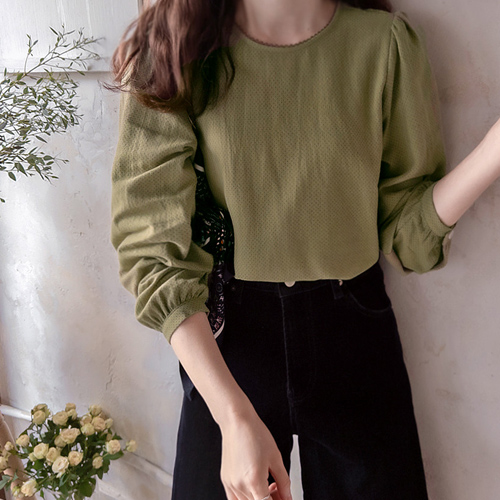 [New Arrival Special Price 7,000 Won Discount] <FONT color=#5a3954>MADE LIN</font> Meroa Lovely Dot Blouse [size: F(55~66)]