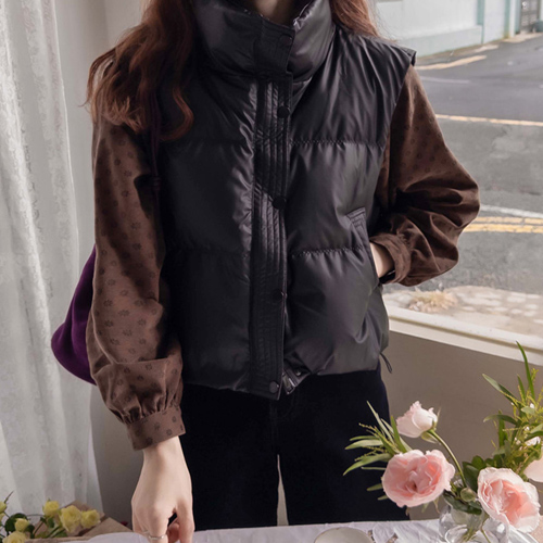 [90% duck down, 10% feather] <FONT color=#5a3954>MADE LIN</font> Anjade warm and fluffy duck down soft and flexible leather vest [size: F (55~66)]