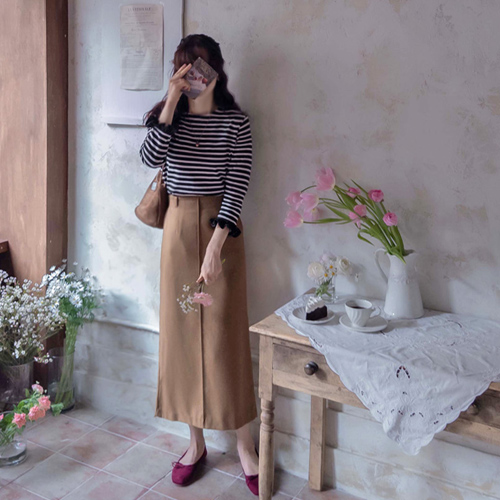[Limited quantity 40% off sale] Wool content] [Best special price 5,000 won discount] <FONT color=#5a3954>MADE LIN</font> Shoe & Z Center Point Edge Team Skirt [size: S, M]