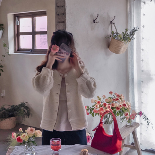 [LABEL] Gemma Bosong's cozy thick cardigan with a necktie [size: F (55~66)]