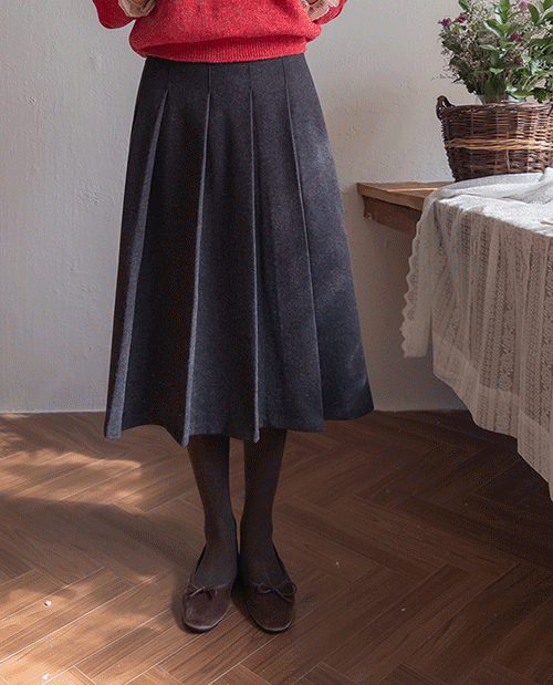 [All the way until winter~] Serento Yerifit Pleats Flare Rong Skirt [size: S, M]