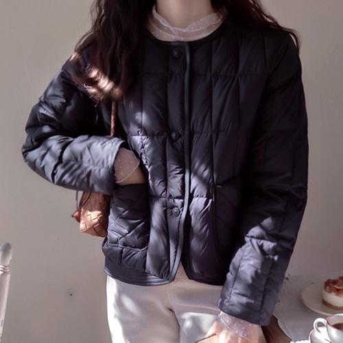 [Black Color] Crancys Square Pattern Light Duck Down Warm Padding [size: F (66~77)]