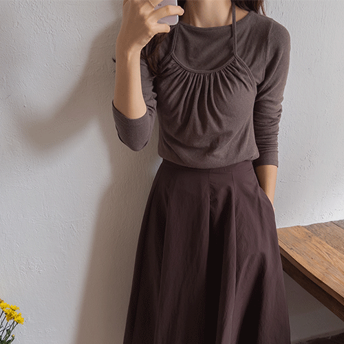 Slim and slender Jayce Halter neck layered T-shirt [size: F(55~66)]