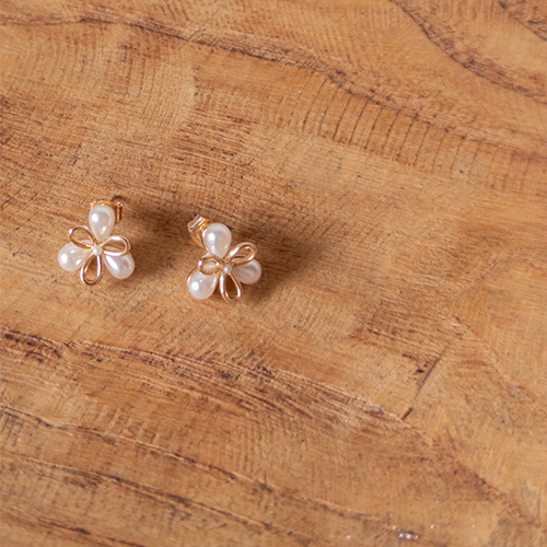 Everscape Flower pearl earring