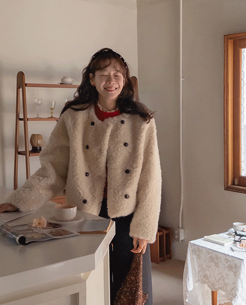 Elena's soft and fluffy suede-lined daily fur jacket [size: F (55-66)]