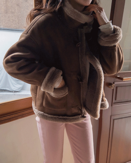 Vanilla lining, warm fur, tteokbokki, key point color combination, mustang jumper [size: F (55-66)]