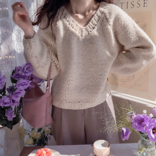 [Temporary sold-out] Elena V-neck handmade high-quality knit [[size: F (55~66)] [Pre-orders scheduled to ship after 11/28]