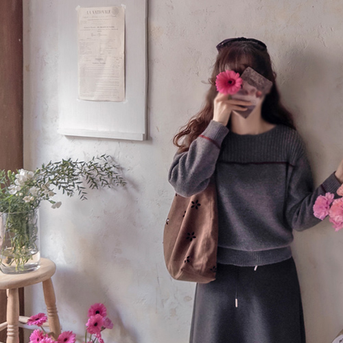 Roblan Delicate Patterns Striped Loose Fit Knit [size: F (55~66)]