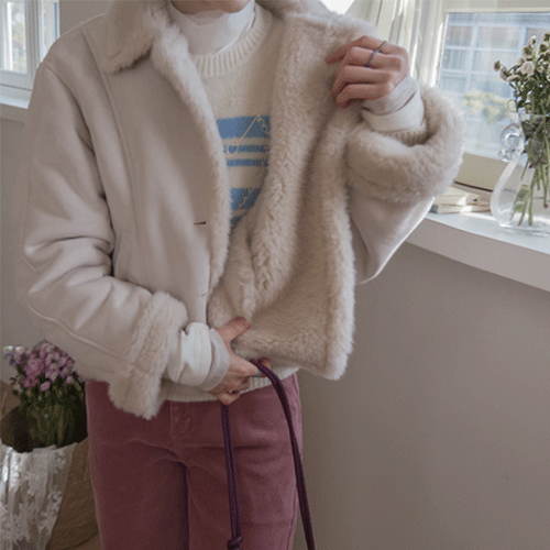 [Full Fur Lining] Soft and Luxurious Creamy Suede Mustang [size: F (55~66)]