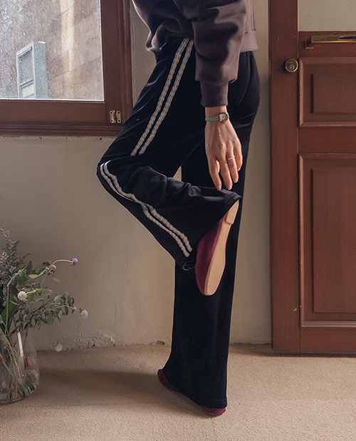 [10,000 Won Special Price] Gloy Velvet Race Straight Fit Pants [size: F (55-66)]