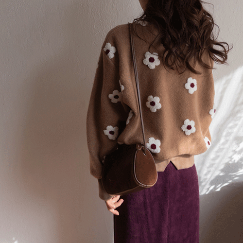 [Cozy Touch] Dana Flower Embroidery Back Slit Knit [size: F (55-66)]