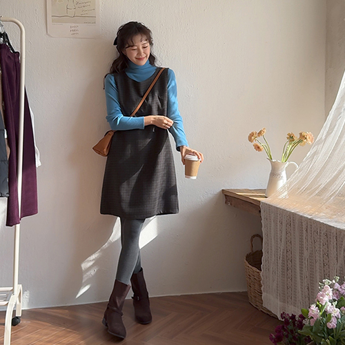 [New Product Special Price: 10,000 Won Discount] <FONT color=#5a3954>MADE LIN</font> Daffrin Wool Check Semi-Aline One Piece [size: F (55-66)]