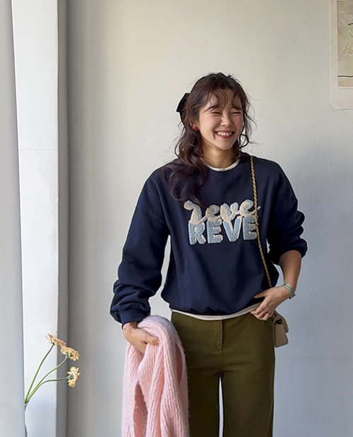 [Thick, fluffy] Madel Daily 3D lettering Man to Man [size: F (55-66)]