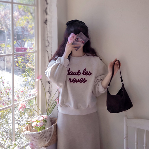 Howt Lettering Embroidery Warm Fluffy Sheepskin Tee [size: F(55~66)]