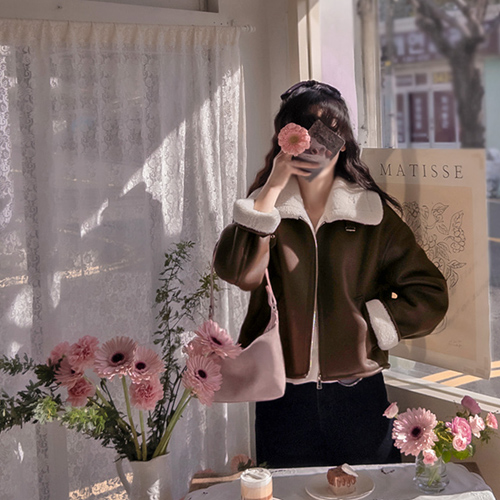 [New product special price 10,000 won discount] <FONT color=#5a3954>MADE LIN</font> [Brown color] Rebold Highneck lovely big collar Mustang [size: F (55-66)]