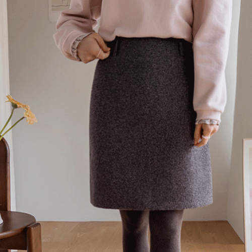 Laurenia bouclé textured thick back slit midi skirt [size: S(55), M(66)]