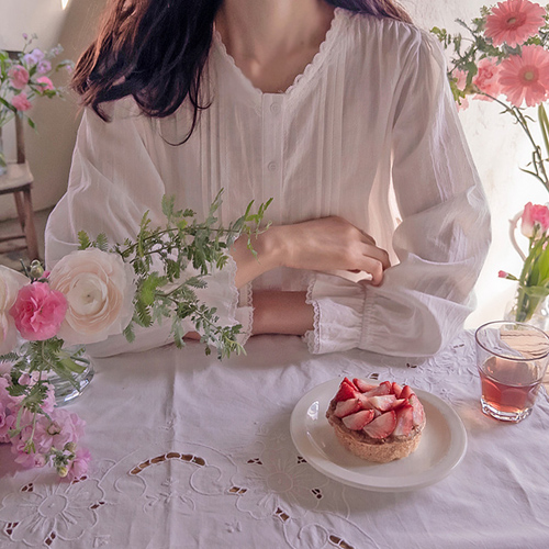 Roseni Race Wave Collar and Pintack Lovely Blouse [size: F (55~66)]