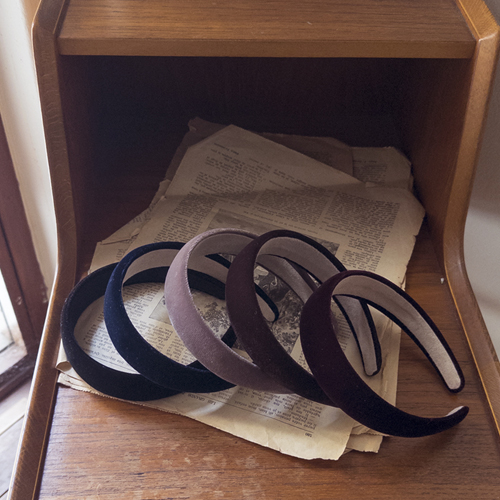 Margin Time Velvet hairband