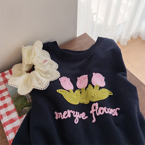 Milano Lovely Tulip Embroidery Loose Fit Man to Man [size: F (55-66)]