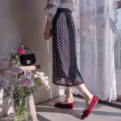 Maiden Spring Love Flower Embroidery Slim Fit Team Band Skirt [size: F(44~55), L(66~77)]