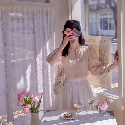 [New Arrival Special Price 5,000 Won Discount] <FONT color=#5a3954>MADE LIN</font> Mate Pintuck Lovely Ring Blouse [size: F (55~66)]