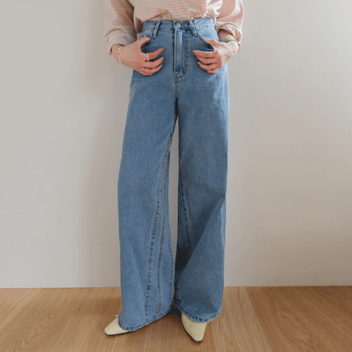 [Best Deal 4,000 KRW Discount] <FONT color=#5a3954>MADE PREMIUM</font> MUBNE Diagonal Cut Semi-Wide Denim Pants [size:S,M,L,XL]