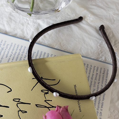 Pearl hairband like you that will be remembered for a long time