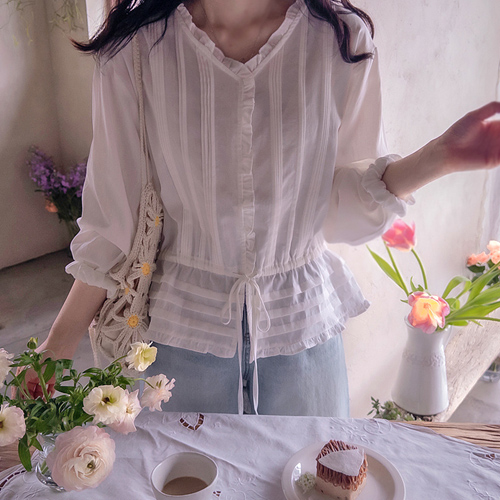 Clove Sharing Neck Spring Pintuck Waist Strap Adjustable Loose Fit Blouse [size: F (55~66)]