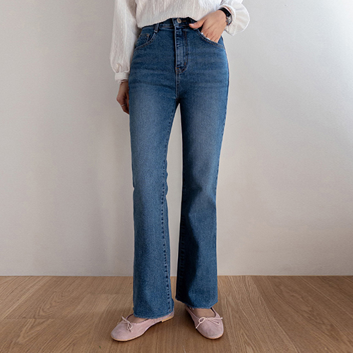 [Good Stretch] Delicate Cat-Brush Washed Cut-Off Hem Slim Bootcut Denim Pants [size:S,M,L,XL]