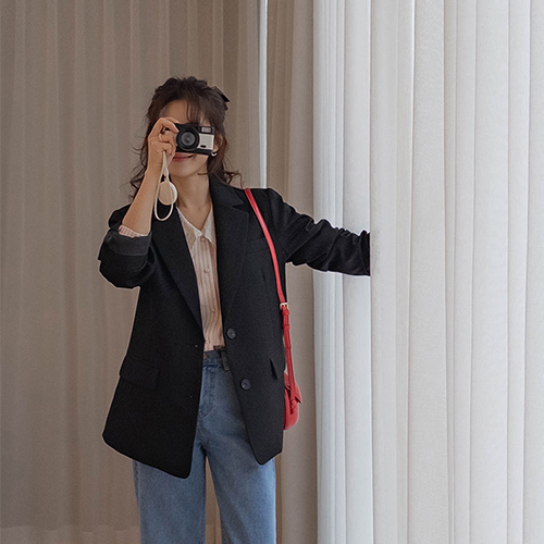 [Comfortable spandex] [Reversed charm] Spandex back slit Kara Jacket that falls beautifully [size: F (55~66)]