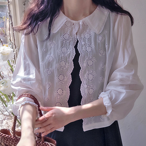 Hanes Mini-Punched Floral Embroidery Wavy Key Point Blouse [size:F(55~66)]