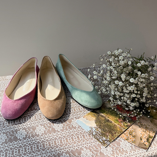 Springtime Rounded Toe Sheepskin Flat Shoes