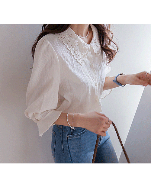 Diamond Flower Punched Collar Flower Button Lovely Blouse [size:F(55~66)]