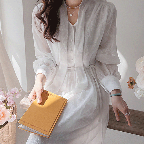 [New Arrival Special 12,000 Won Discount] <FONT color=#5a3954>MADE LIN</font> Laurenmi Ribbon Tie Long One Piece [size:F(55~66)]