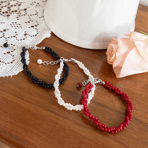 Ruby Ink Tweed Beads Bracelet