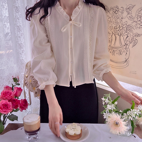 Kinz Lace Shirring Neck Lovely Stylish Fit Blouse [size:F(55~66)]