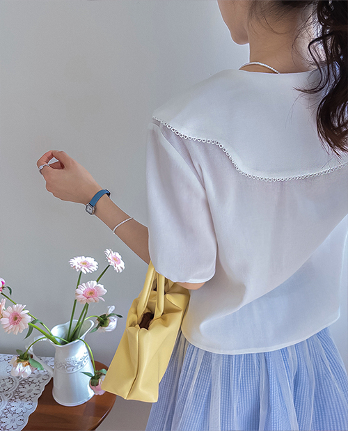 [LABEL] Gemma Lovely Wavy Collar Double-button Blouse [size:F(55~66)]