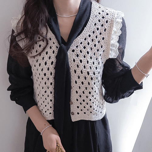 [D-5 First-Come First-Served Limited Quantity 15% Off] Lovely Vibe Melib Frill Detail Crochet Knit Vest [size:F(55~66)]
