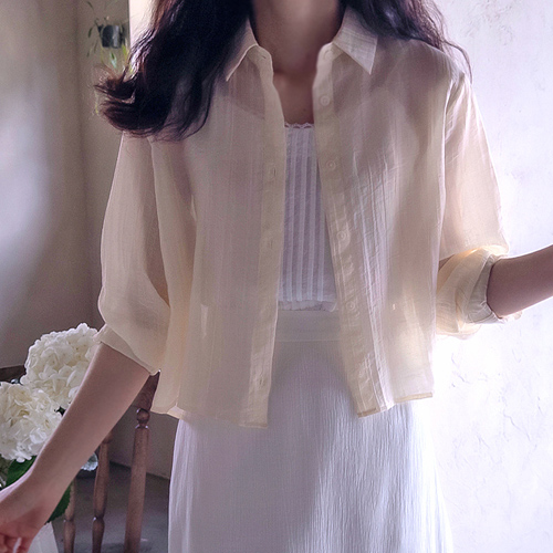 [New Arrival Special 7,000 Won Discount] <FONT color=#5a3954>MADE LIN</font> Jekerson Subtle Pattern Breezy Summer Sheer Blouse [size:F(55~66),L(77)]