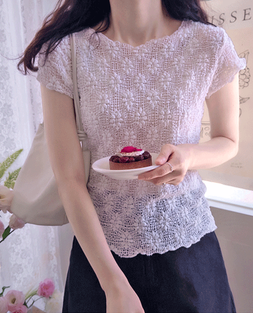 Kinrose 3D Flower Lace Stretchy Spandex Delicate Fit Summer Tee [size:F(55~66)]